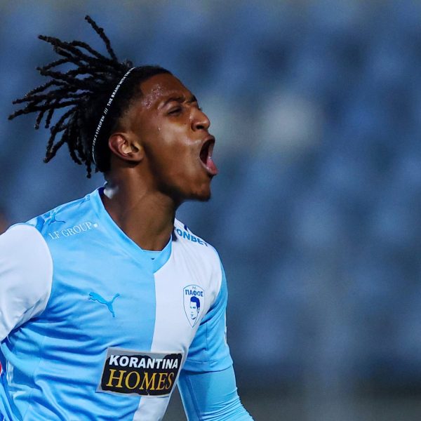 Από την πόρτα εξόδου… πρωταγωνιστής!