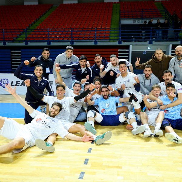 Παφιακός: Γίνεται η απονομή του τροπαίου στους πρωταθλητές!