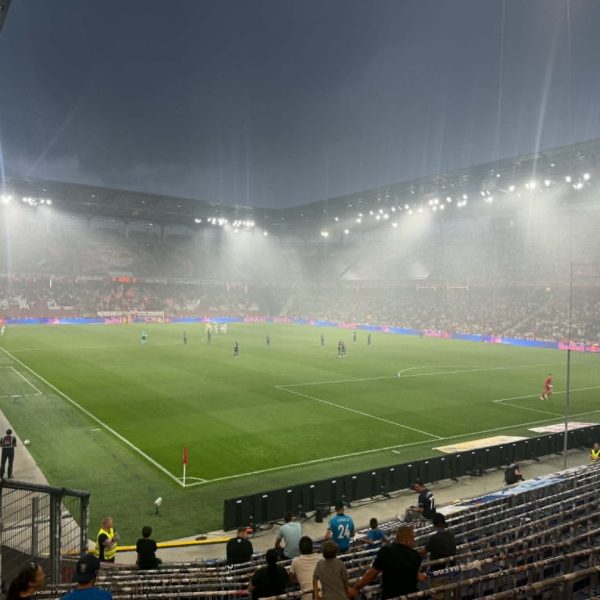 Διακοπή στο Salzburg-Πάφος… “Boύρκος” ο αγωνιστικός χώρος