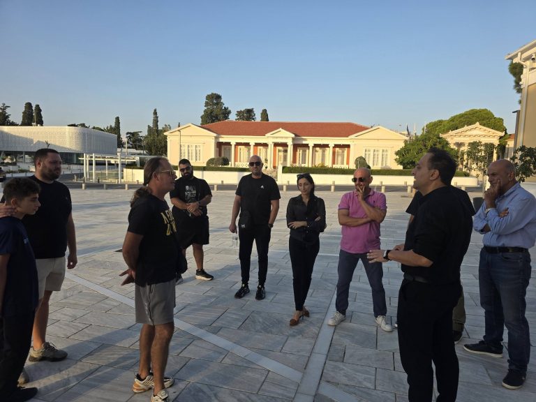 Διαμαρτυρία για το κολυμβητήριο Πάφου που παραμένει κλειστό για αθλητές
