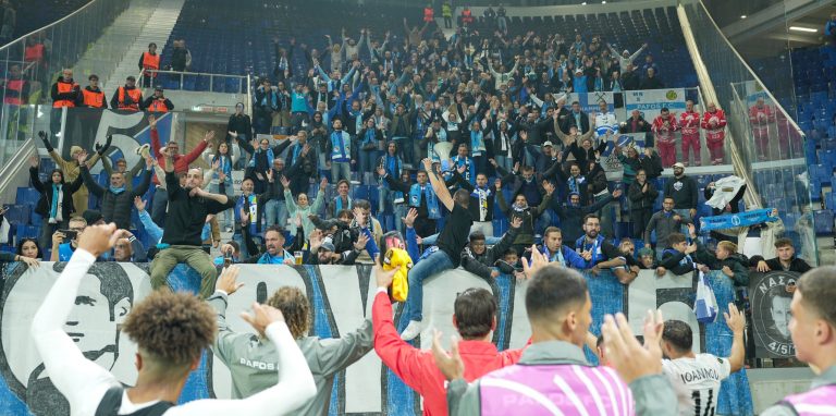 Respect στους ΠΑΦΙΤΕΣ: Έμειναν και χειροκρότησαν την ομάδα μέχρι το τέλος!